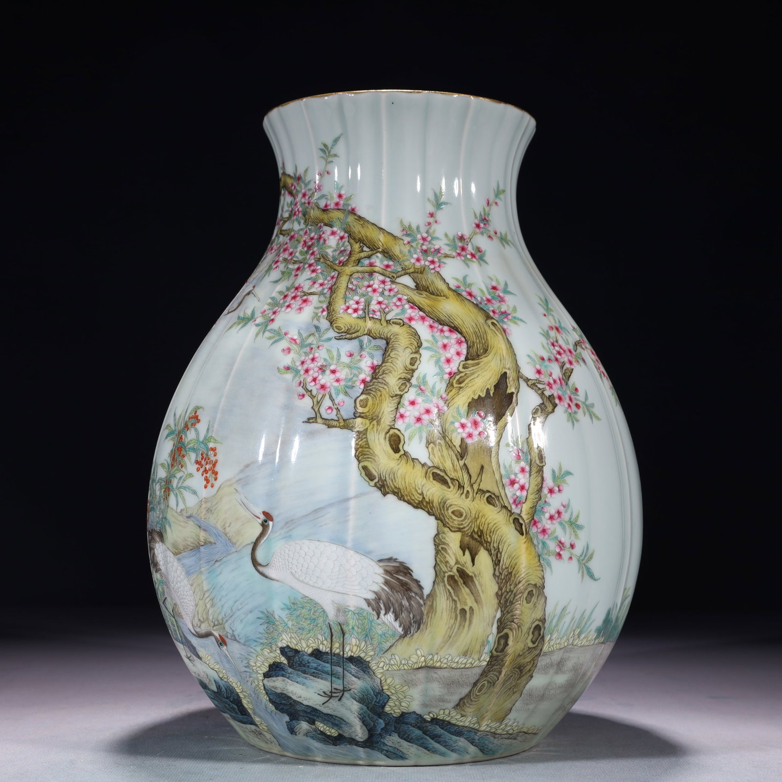 An Exquisite Enamel Painted Gold Flower and Crane Pattern Vase,with poem: An Exquisite Enamel Painted Gold Flower and Crane Pattern Vase,with poem,Qing Dynasty,China,Yongzheng Six-character Mark,Size:7.5inx11in,Weight:3050g 珐琅彩描金花&#