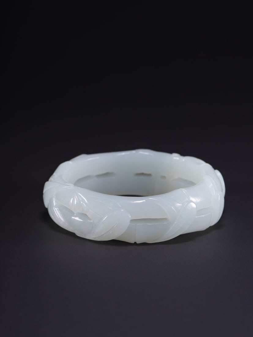 An Exquisite White Jade Bamboo Pattern Bracelets - 2