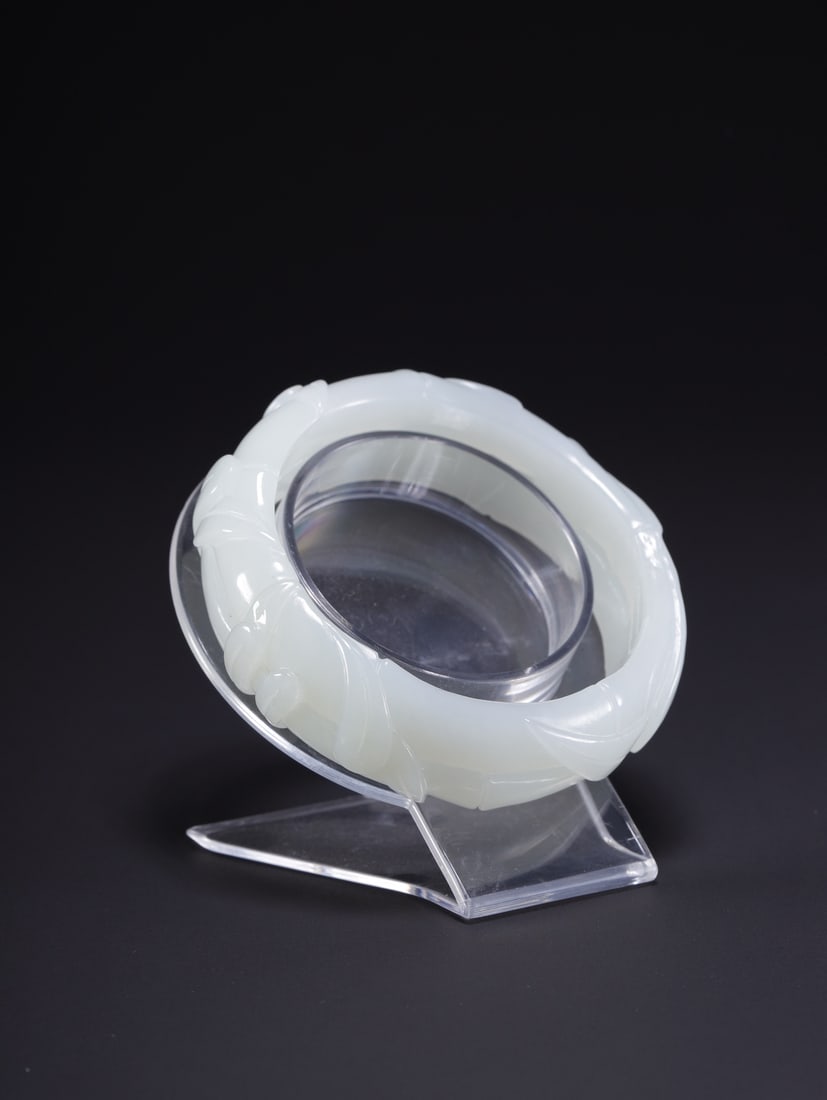An Exquisite White Jade Bamboo Pattern Bracelets - 4