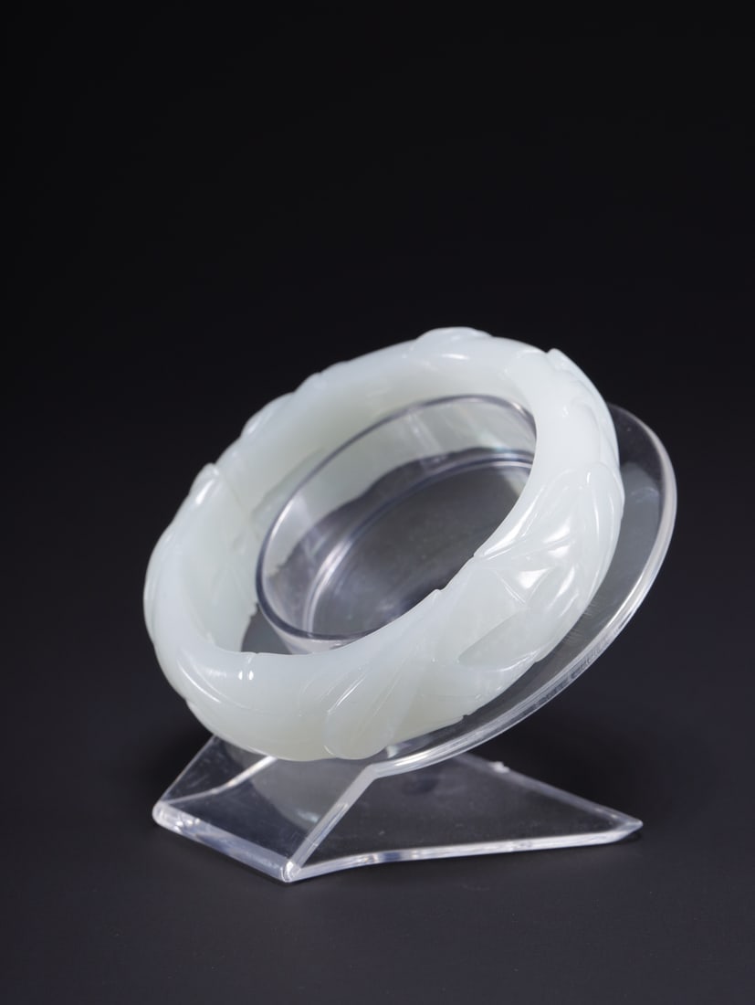 An Exquisite White Jade Bamboo Pattern Bracelets - 5
