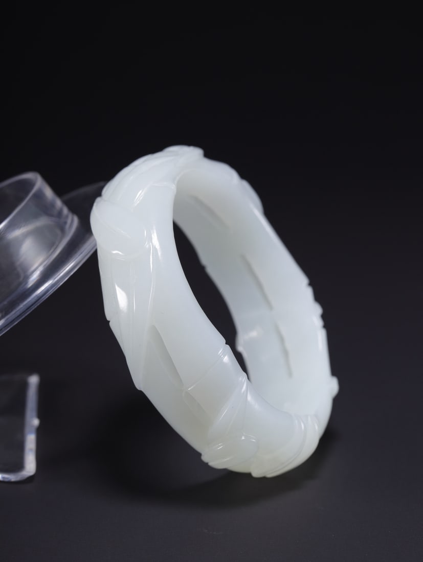 An Exquisite White Jade Bamboo Pattern Bracelets - 6
