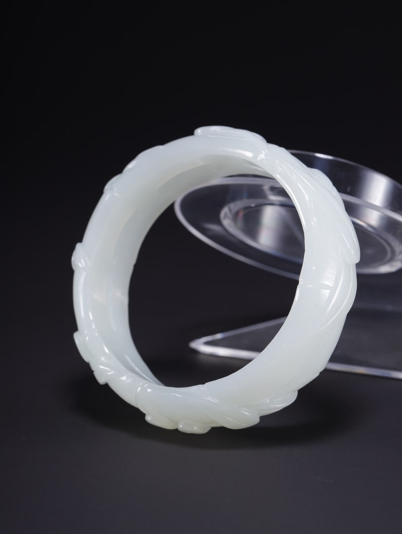 An Exquisite White Jade Bamboo Pattern Bracelets - 7