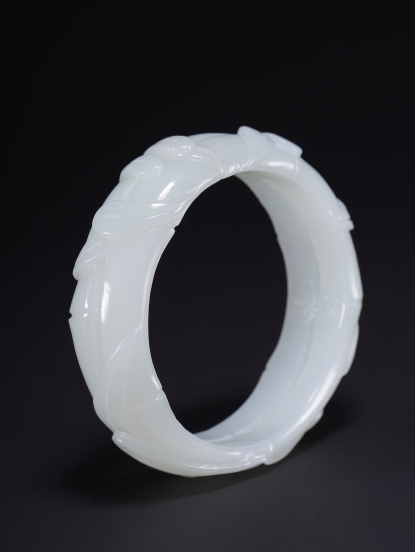An Exquisite White Jade Bamboo Pattern Bracelets - 9