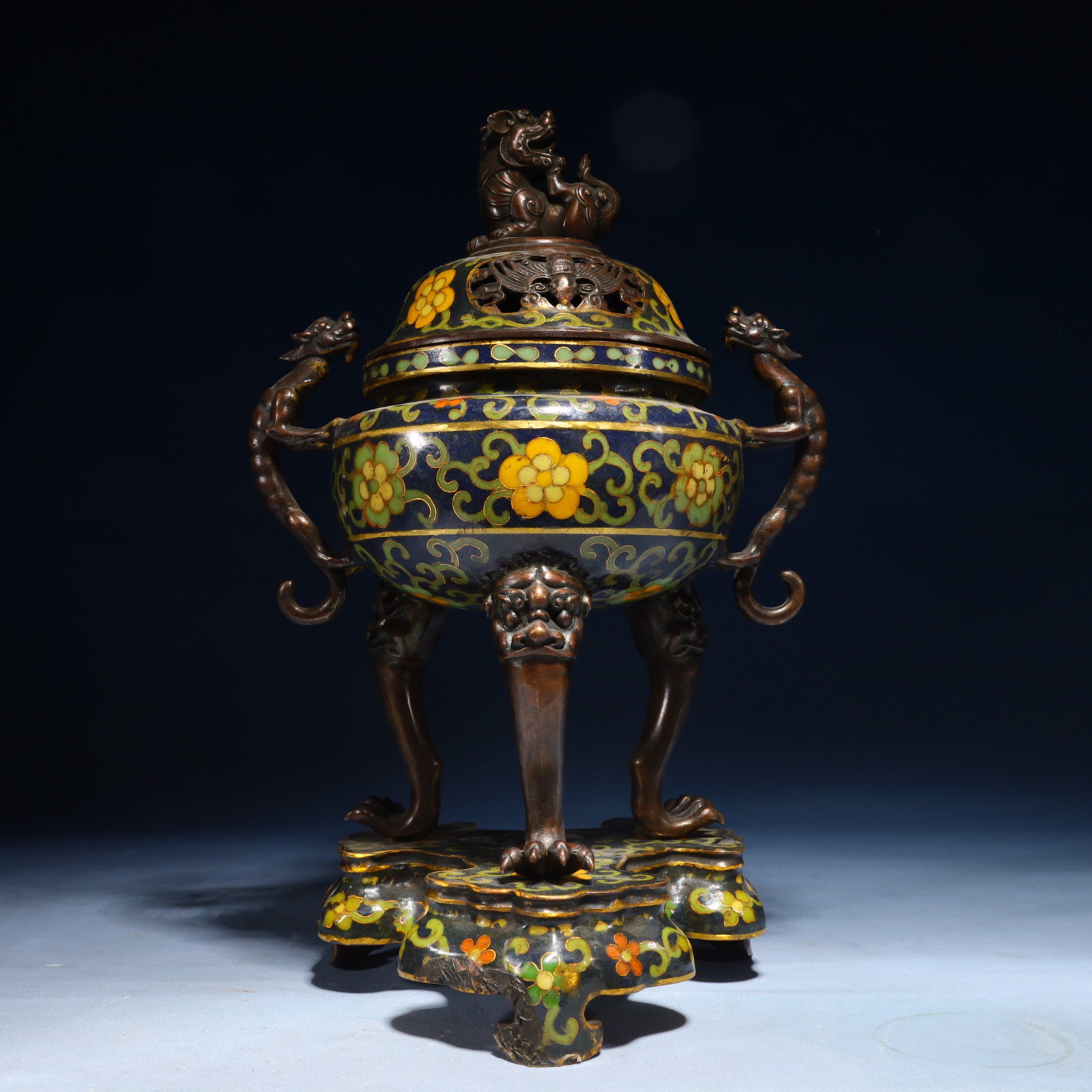An Exquisite Cloisonne Auspicious Beast Pattern Double-Ears and Tripod Censer: An Exquisite Cloisonne Auspicious Beast Pattern Double-Ears and Tripod Censer,Qing Dynasty,China,Qianlong Four-character Mark,Size:11.8inx7.9inx5.9in,Weight:2250g 景泰蓝瑞Ð