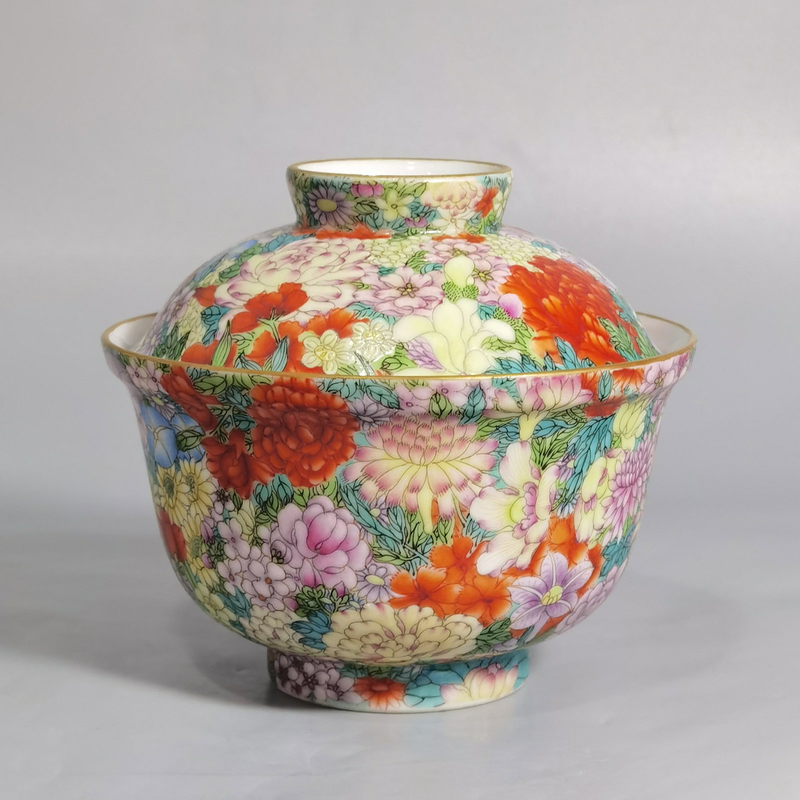 An Exquisite Famille-Rose Painted Gold Flower Pattern Bowl with Cover: An Exquisite Famille-Rose Painted Gold Flower Pattern Bowl with Cover,Qing Dynasty,China,Yongzheng Six-character Mark,Size:4.1inx3.7in 粉彩描金花卉纹盖&