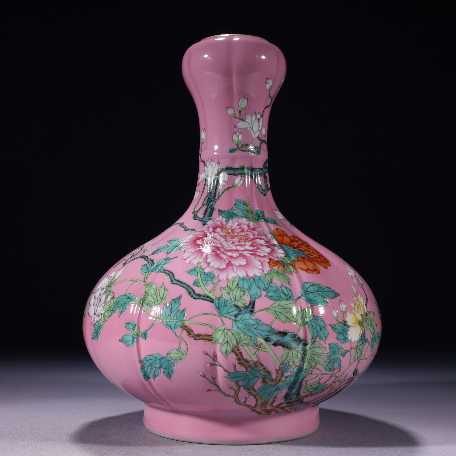 An Exquisite Pink Ground Famille-Rose Painted Gold Flower Pattern Vase,with poem (1 of 10)