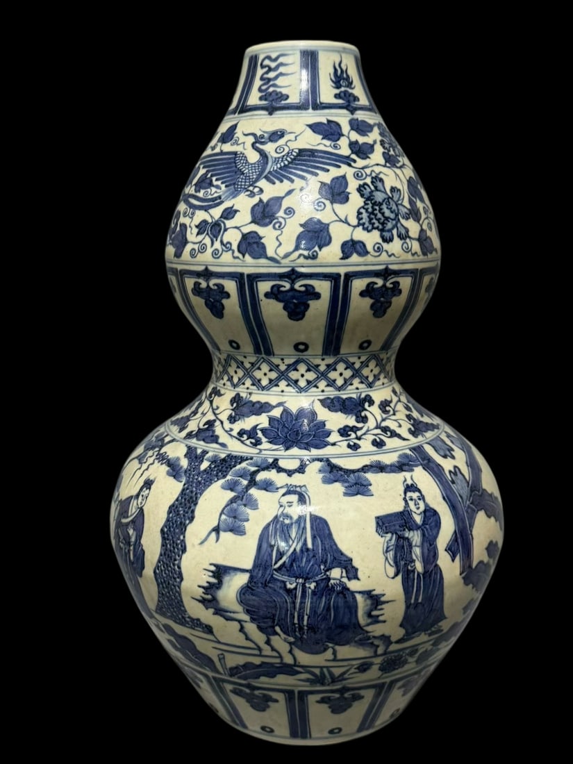 A Huge Blue and White Figure,Lotus and Phoenix Pattern Gourd Vase (1 of 6)