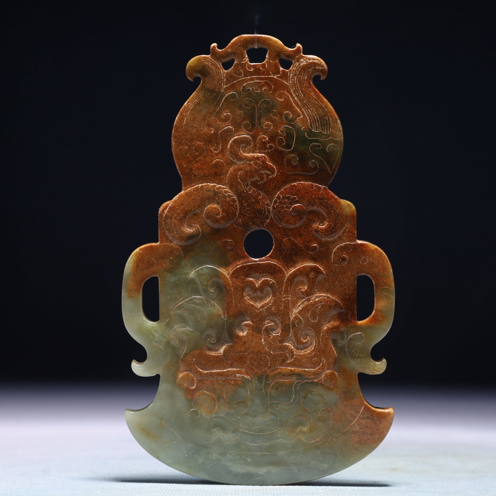 An Exquisite White Jade Phoenix Pattern Pendant: An Exquisite White Jade Phoenix Pattern Pendant,Qing Dynasty,China,Size:3.5inx5.9in,Weight:204g 白玉凤纹挂件,中国清代