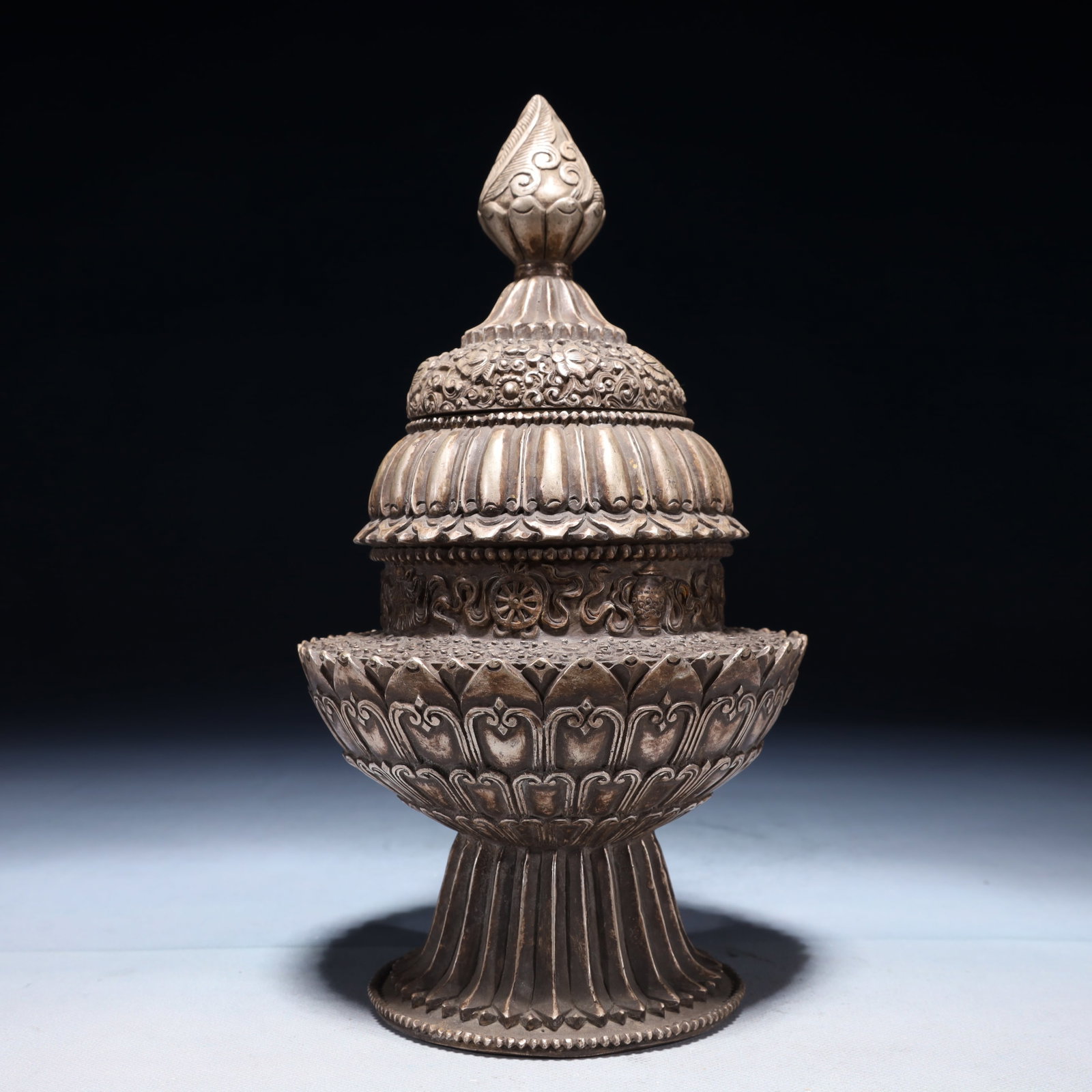 An Exquisite Silver-plated Bronze Eight Treasures Pattern Censer (1 of 10)