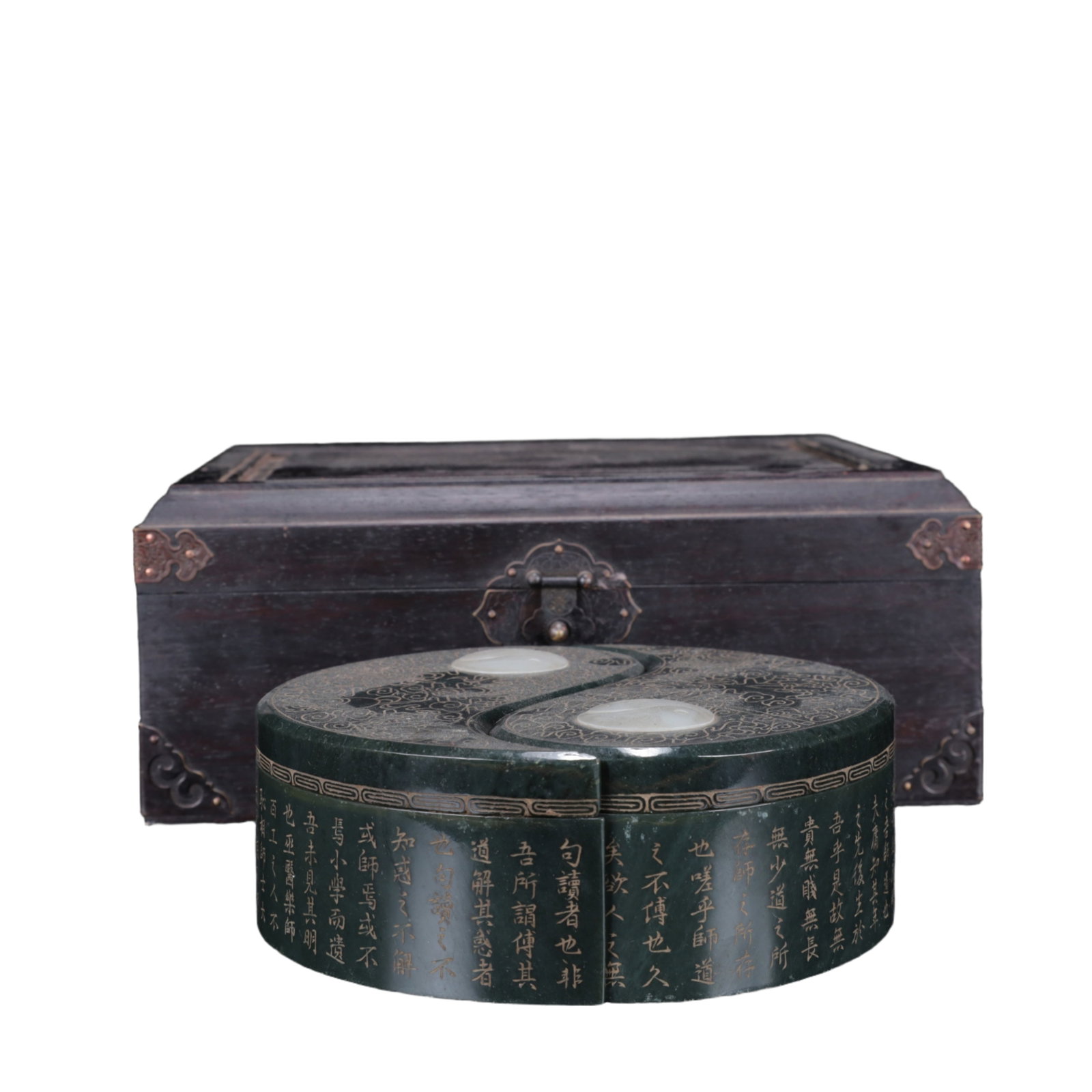 An Exquisite Jasper Inlaid White Jade Eight Treasures Pattern Cover Box,with Poem: An Exquisite Jasper Inlaid White Jade Eight Treasures Pattern Cover Box,with Poem,Qing Dynasty,China,Size:(Box)6.7inx2.4in,(Box)10.6inx8.7inx4.3in,Weight:1477g 碧玉嵌白玉