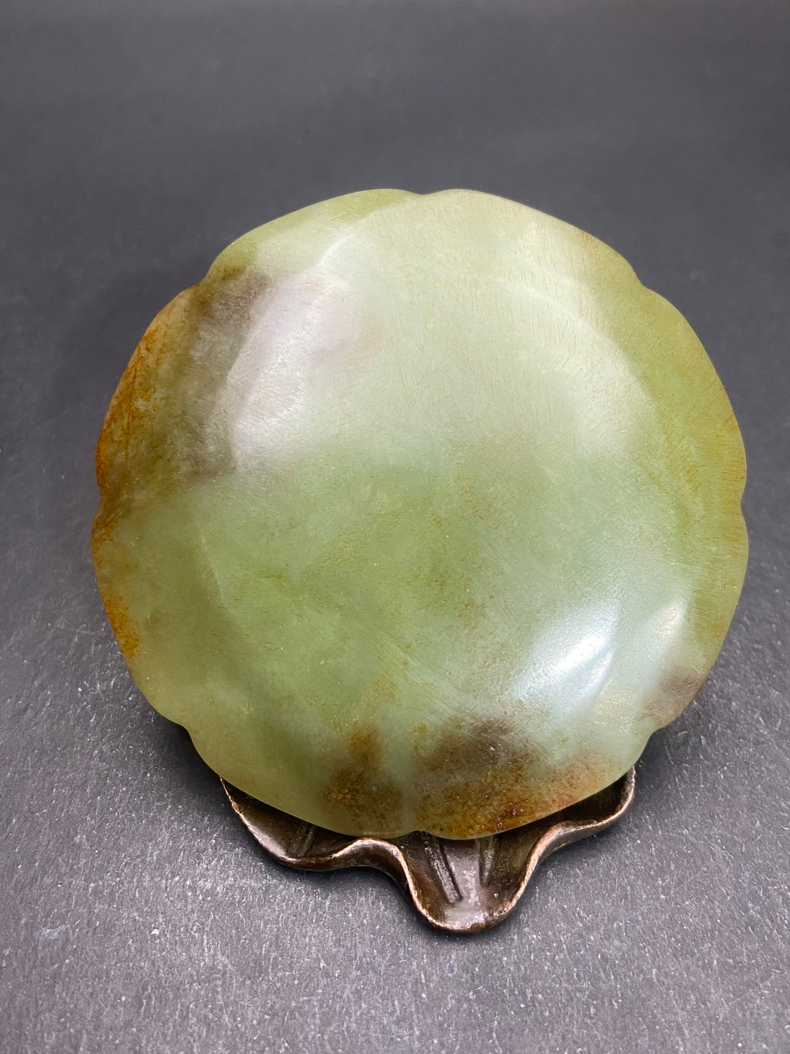 An Exquisite Yellow Jade Dragon Pattern Mirror - 4