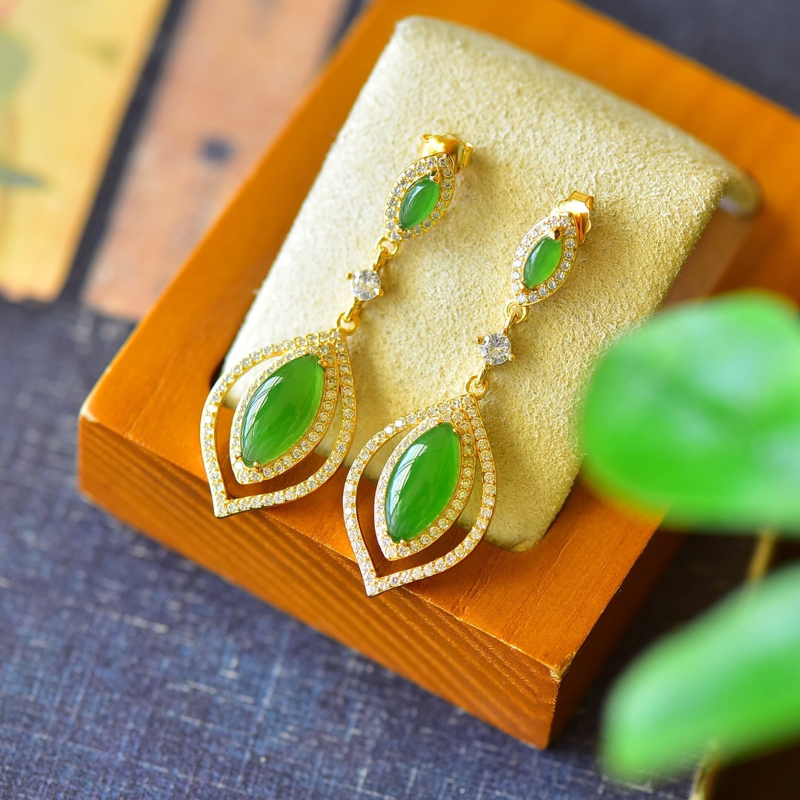 A Pair of Exquisite Sterling Silver-Gold Plated Inlaid Jasper Earrings,Inlaid Diamond: A Pair of Exquisite Sterling Silver-Gold Plated Inlaid Jasper Earrings,Inlaid Diamond,Size:0.6inx1.7in