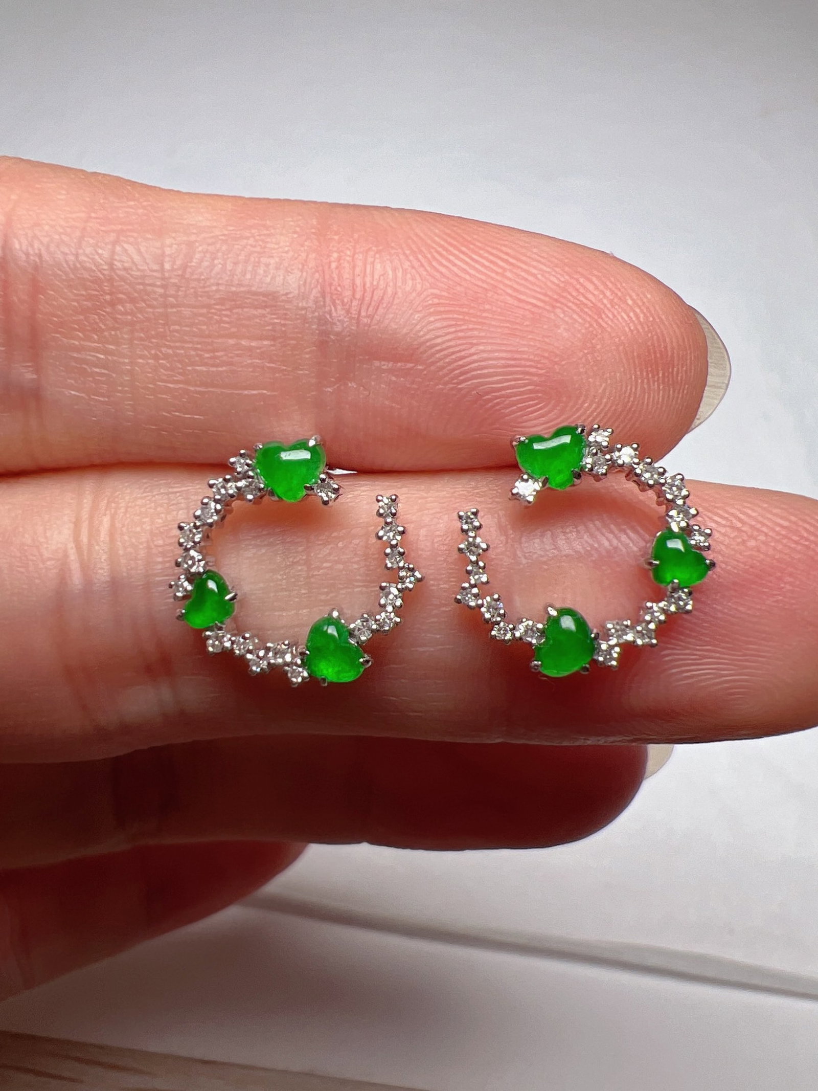 A Pair of Exquisite 18k Gold Diamond Inlaid Jadeite Earrings: A Pair of Exquisite 18k Gold Diamond Inlaid Jadeite Earrings,Size(Loose Stone):0.1inx0.1in 一对18k金钻镶嵌翡翠耳钉