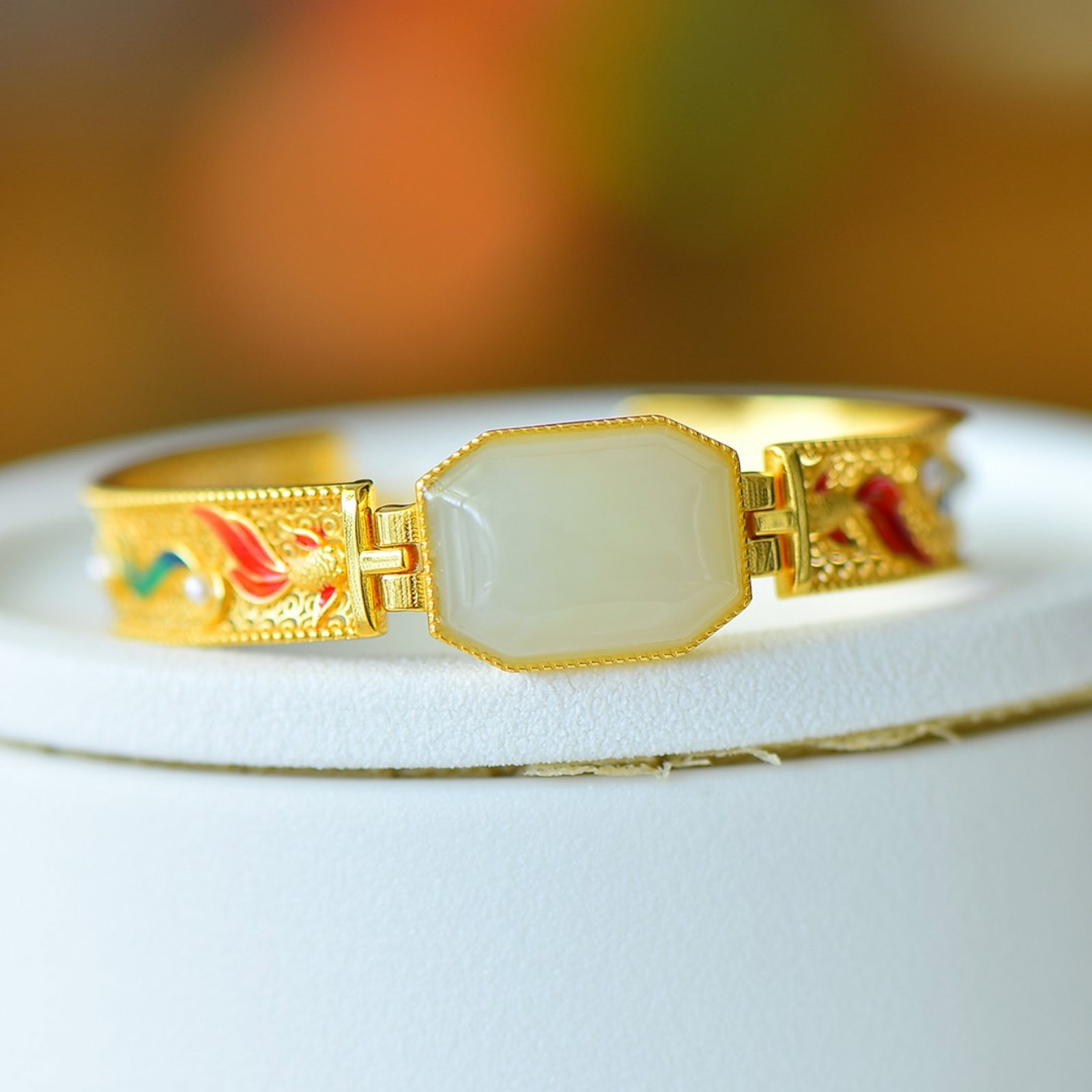 An Exquisite Sterling Silver-Gold Plated Inlaid White Jade Bracelet: An Exquisite Sterling Silver-Gold Plated Inlaid White Jade Bracelet 纯银镀金镶白玉手镯