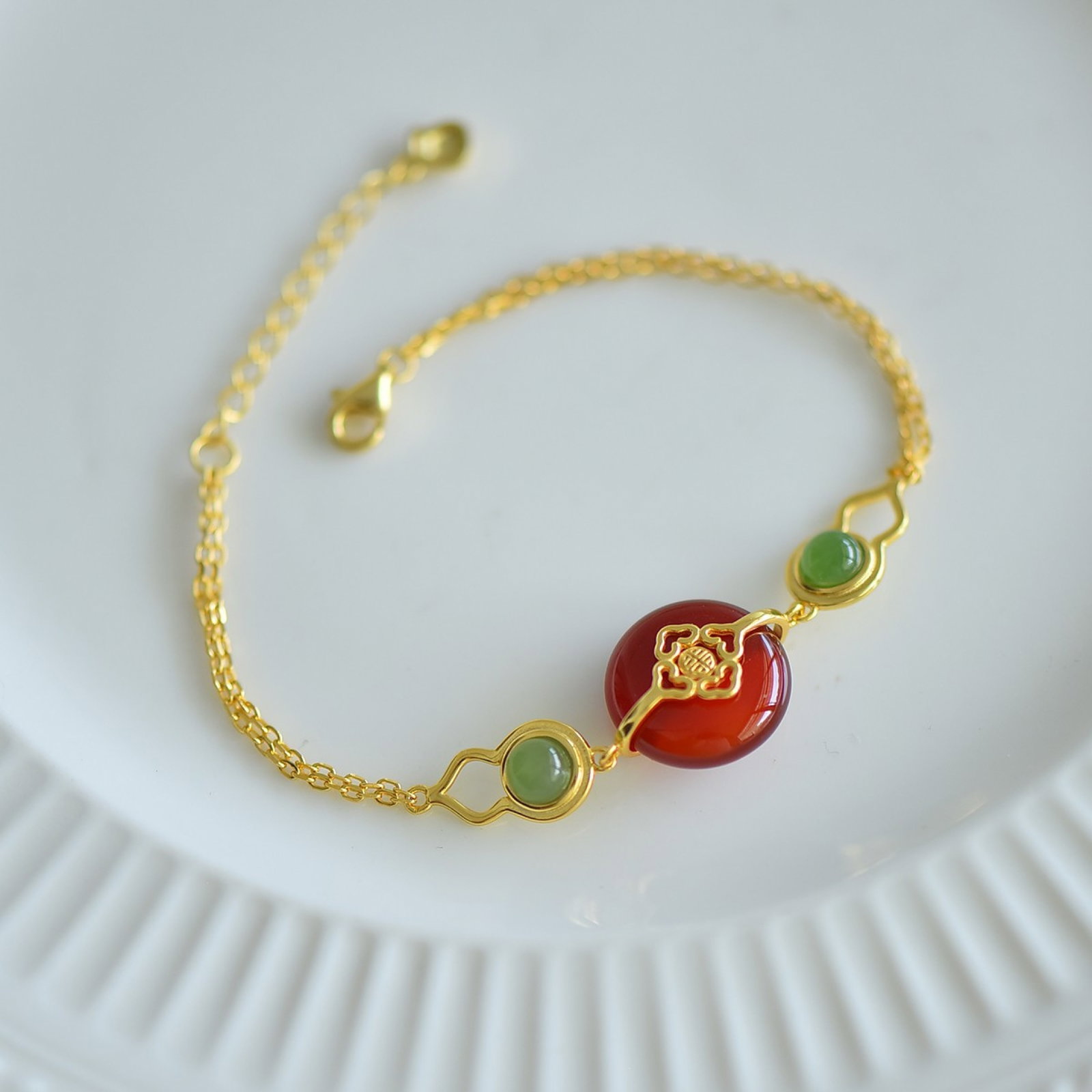 An Exquisite Sterling Silver-Gold Plated Inlaid Agate Bracelets,Inlaid Jasper: An Exquisite Sterling Silver-Gold Plated Inlaid Agate Bracelets,Inlaid Jasper,Size:0.7inx0.7in 纯银镀金镶玛瑙手链,嵌碧玉