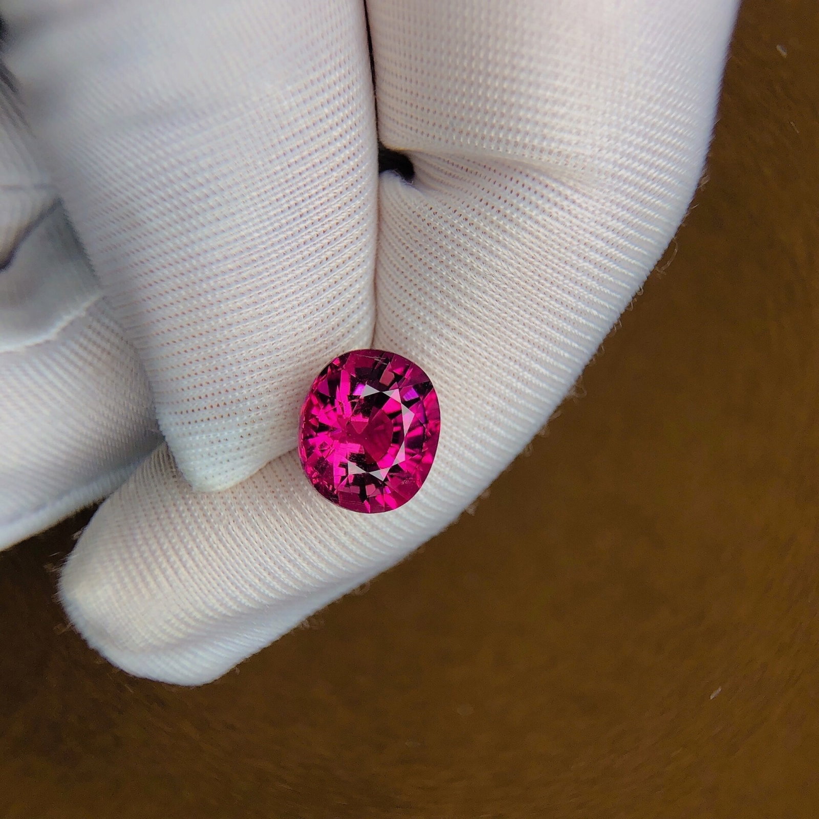 4.06Ctw Natural Tourmaline Loose: 4.06Ctw Natural Tourmaline Loose,Size:0.4inx0.3inx0.3in 4.06Ctw天然碧玺裸石