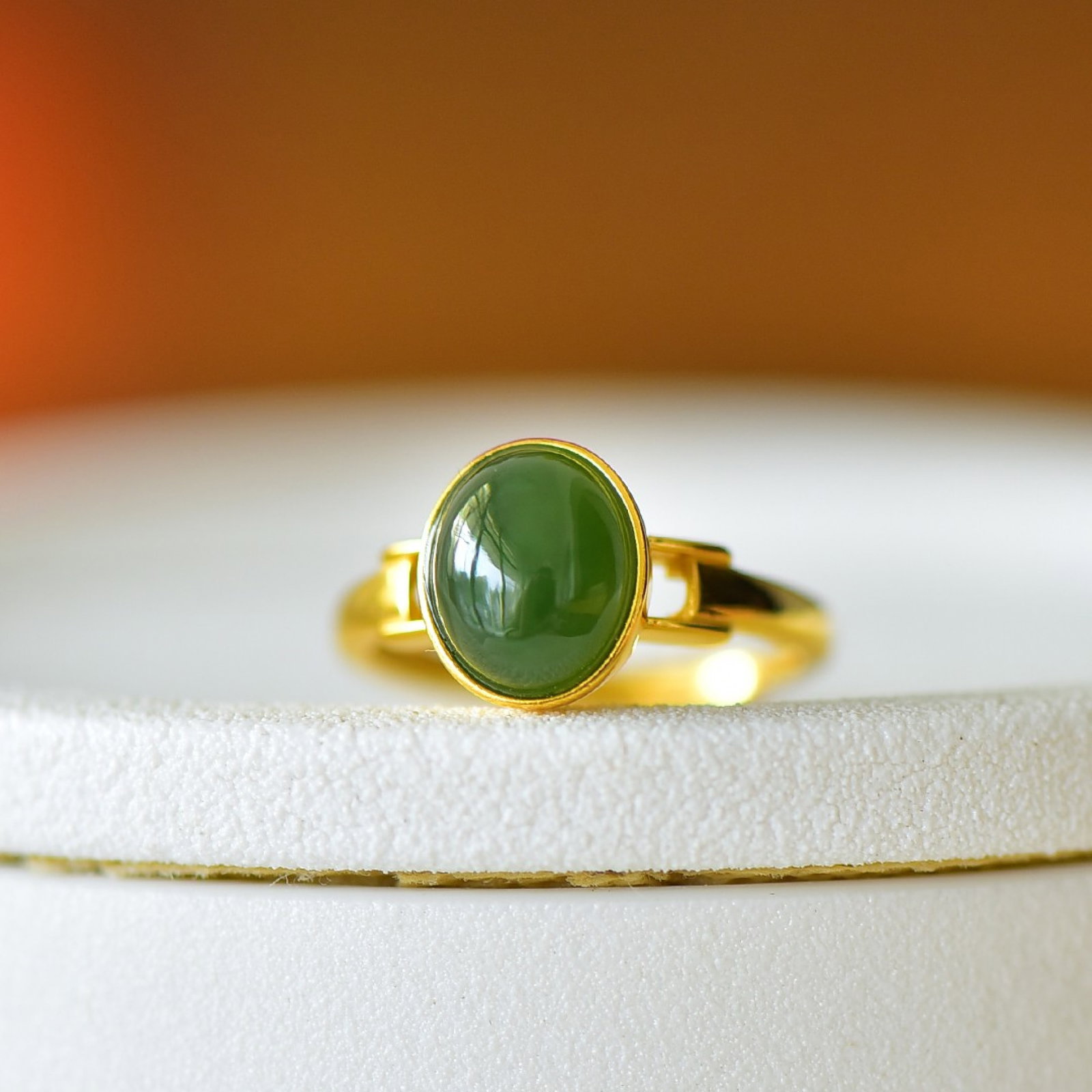 An Exquisite Sterling Silver-Gold Plated Inlaid Jasper Ring: An Exquisite Sterling Silver-Gold Plated Inlaid Jasper Ring,Size:0.3inx0.4in 纯银镀金镶碧玉戒指