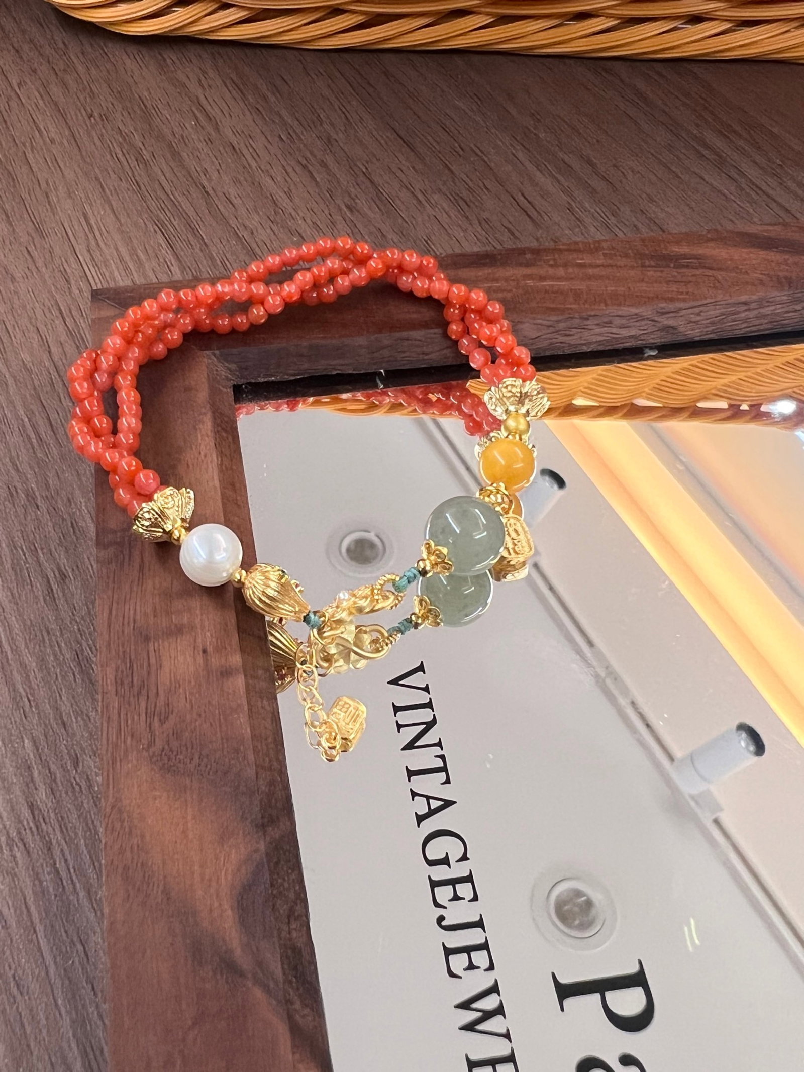 An Exquisite Agate Bracelet (1 of 2)