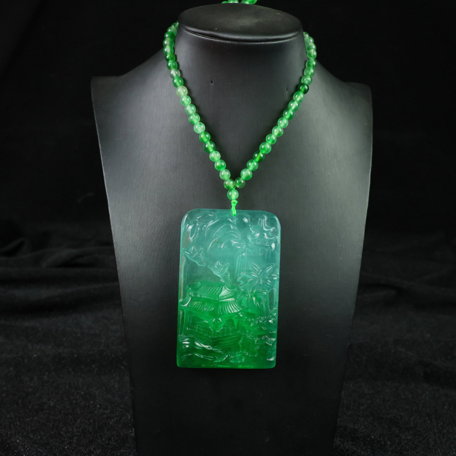 An Exquisite Landscape Pattern Pendant: An Exquisite Landscape Pattern Pendant,Size:3.4inx2.2inx0.6in 一个精美的山水纹挂件