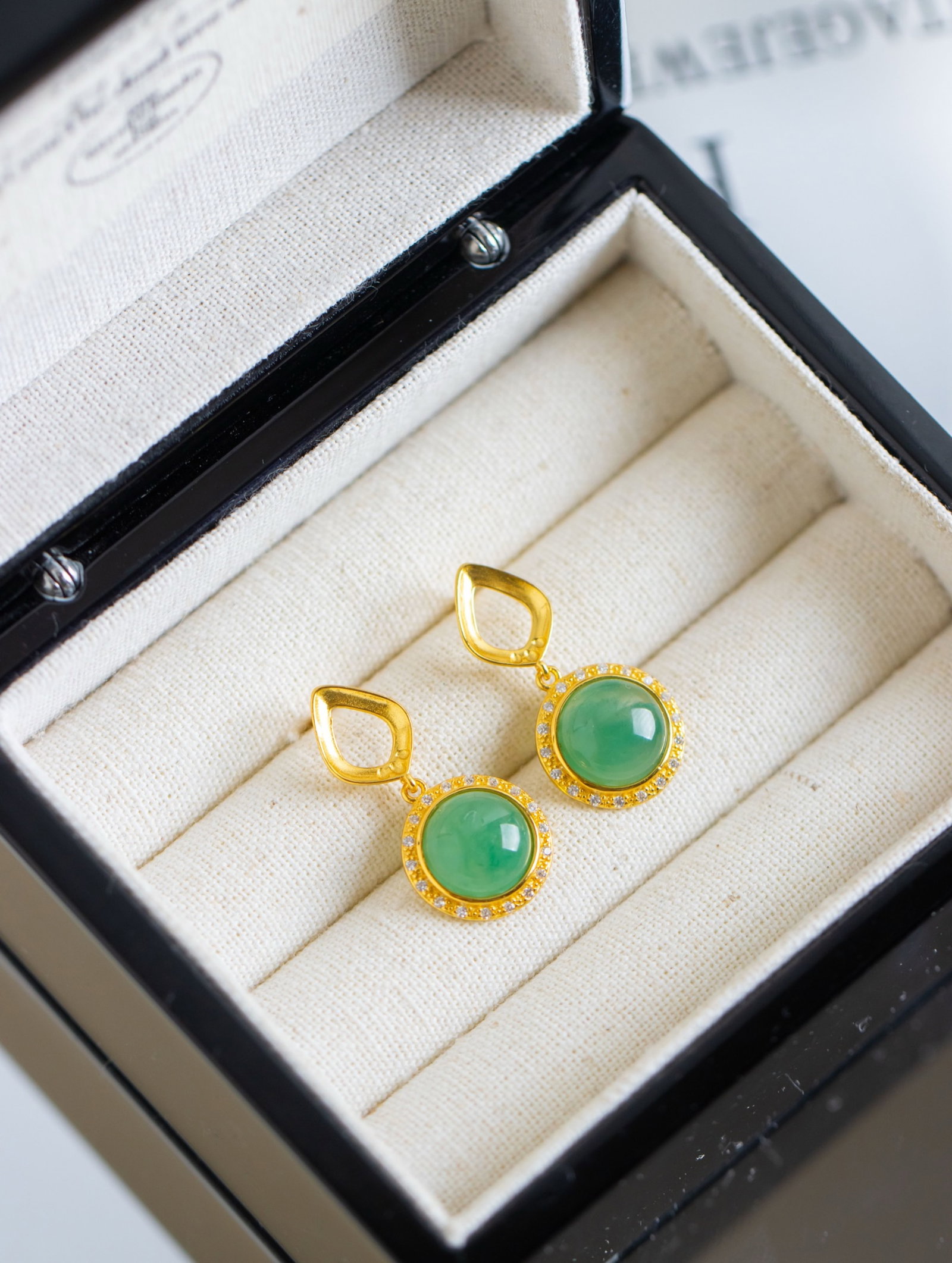 A Pair of Exquisite Sterling Silver-Gold Plated Inlaid Jadeite Earrings,Inlaid Diamond: A Pair of Exquisite Sterling Silver-Gold Plated Inlaid Jadeite Earrings,Inlaid Diamond 一对纯银镀金镶翡翠耳环,嵌钻石