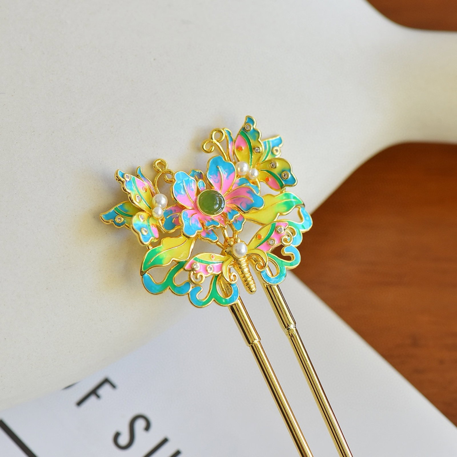 An Exquisite Bronze-Gold Plated Inlaid Jasper Butterfly Hairpin,Inlaid Pearl: An Exquisite Bronze-Gold Plated Inlaid Jasper Butterfly Hairpin,Inlaid Pearl,Size:0.2inx0.2in 铜镀金镶碧玉蝴蝶发簪,嵌珍珠