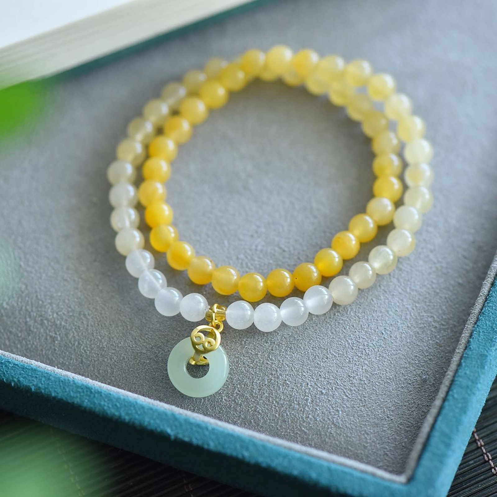 An Exquisite White Jade Bracelet: An Exquisite White Jade Bracelet,Size:0.2in*62 白玉手串