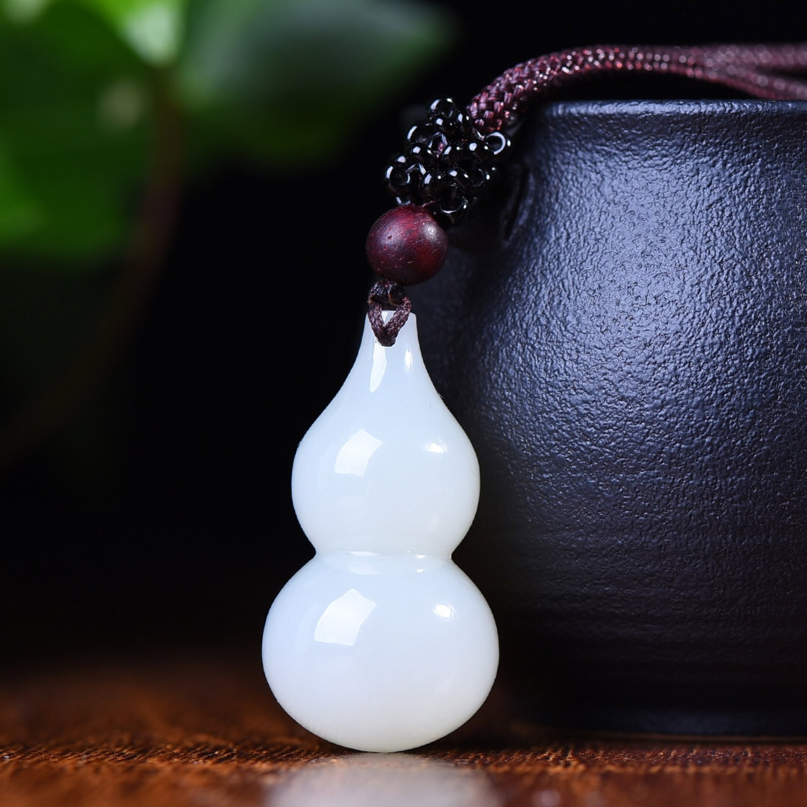 An Exquisite White Jade Gourd Pendant: An Exquisite White Jade Gourd Pendant,Size:0.7inx1.3in 白玉葫芦挂件