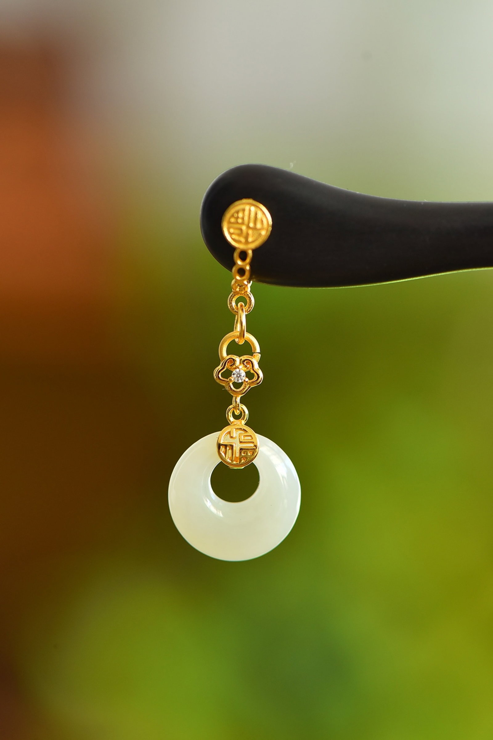 An Exquisite Sterling Silver-Gold Plated Inlaid White Jade Ebony Hairpin: An Exquisite Sterling Silver-Gold Plated Inlaid White Jade Ebony Hairpin, 纯银镀金镶白玉黑檀木发簪