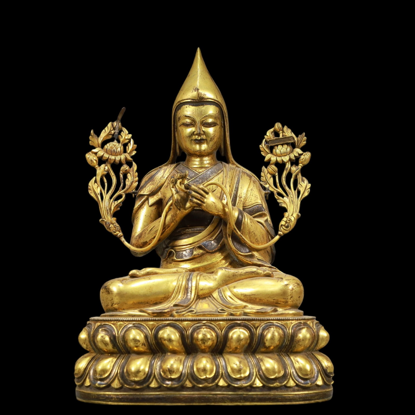 A Solemn Gilt Bronze Statue of Tsongkhapa: A Solemn Gilt Bronze Statue of Tsongkhapa,Ming Dynasty, China,Size:8.9inx6.9inx13in,Weight:5985g 铜鎏金宗喀巴像,中国明代