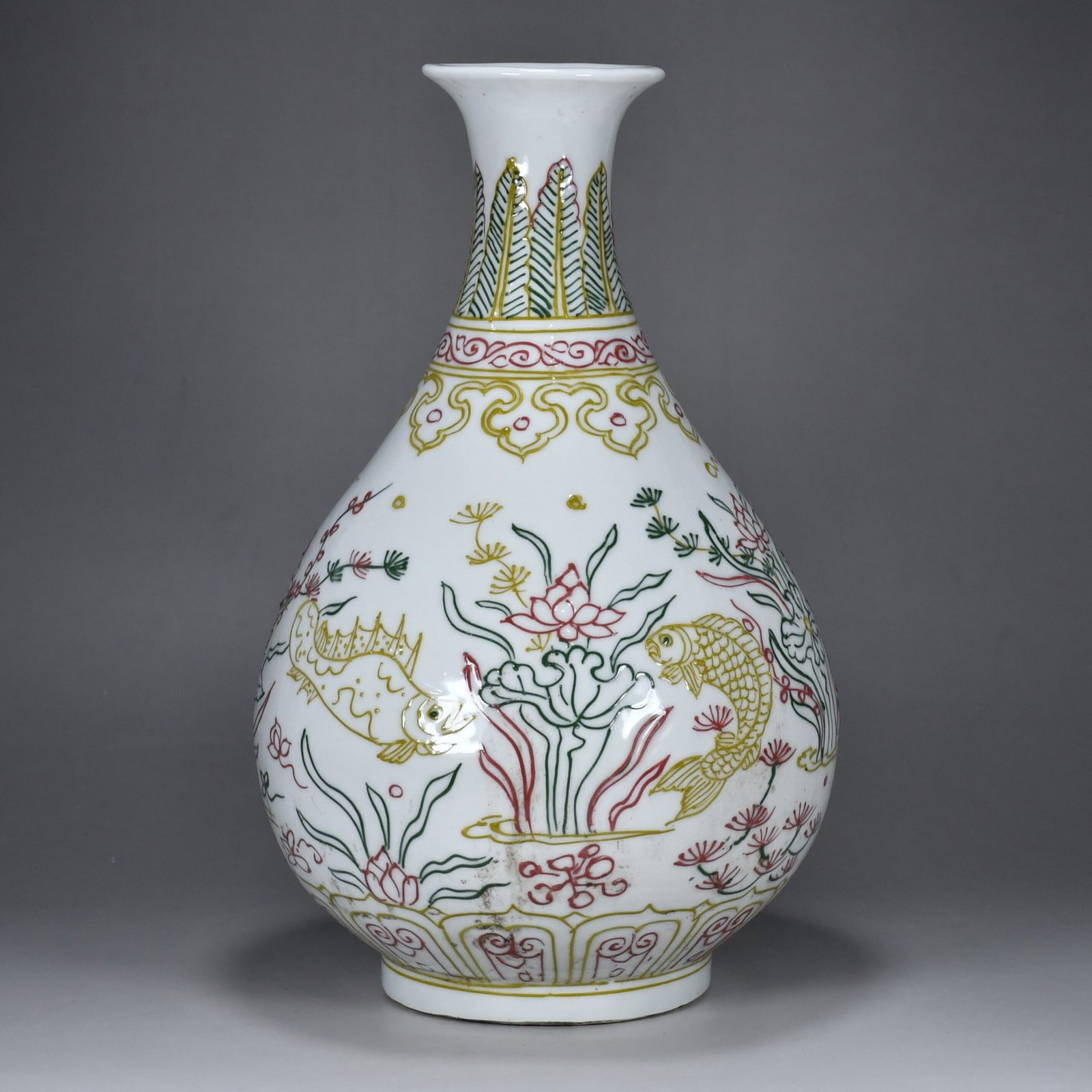 A Rare Biscuit Hornwort Pattern Vase - 3