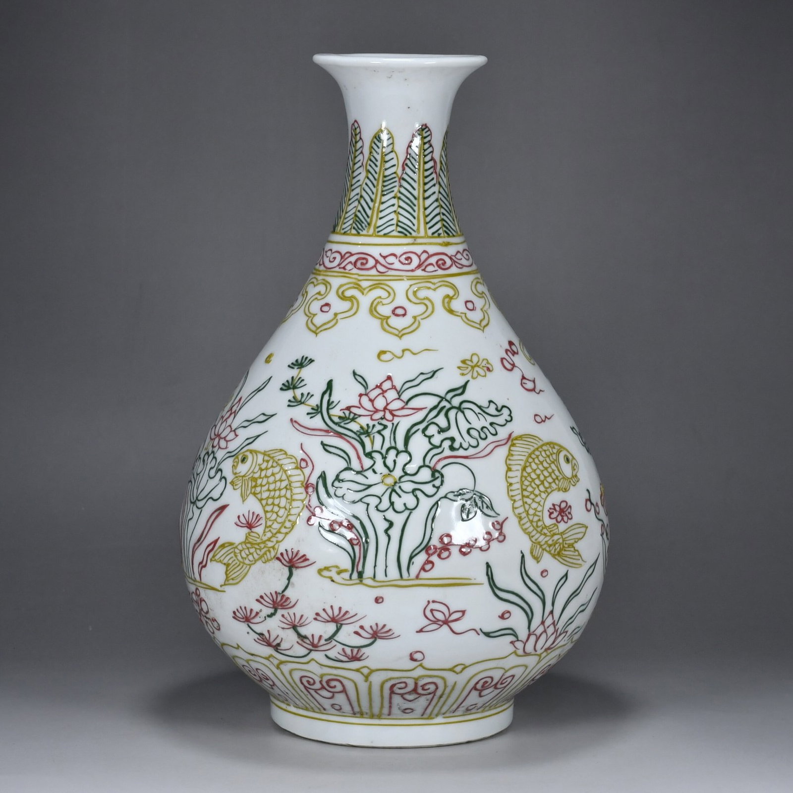 A Rare Biscuit Hornwort Pattern Vase - 4