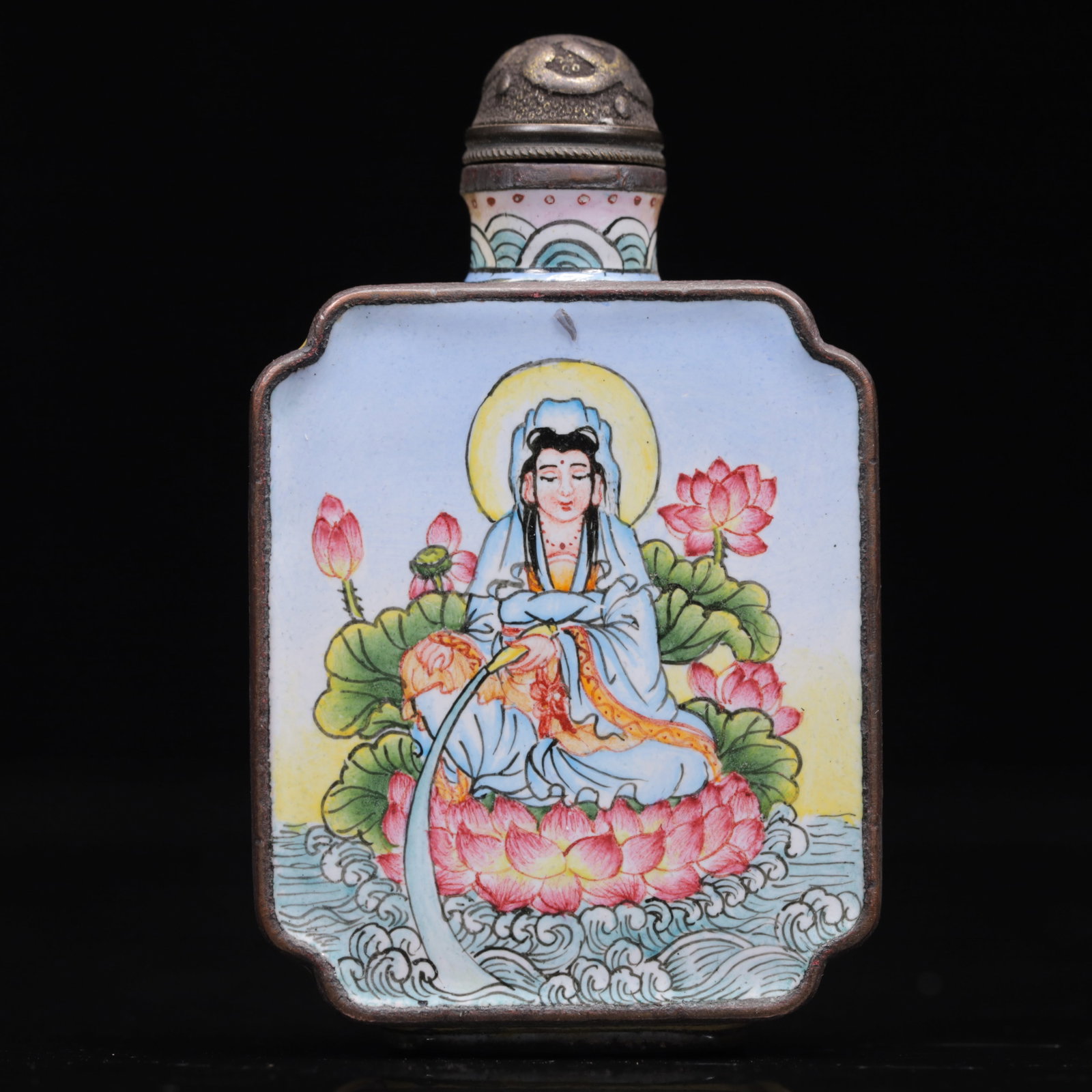 An Exquisite Painted Enamel Figure Pattern Snuff Bottle: An Exquisite Painted Enamel Figure Pattern Snuff Bottle,Qing Dynasty, China,Qianlong Four-character Mark,Size:1.8inx0.6inx2.8in,Weight:20g 画珐琅人物纹鼻Ġ