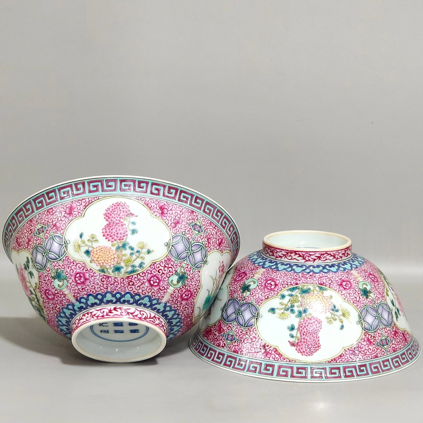 A Pair of Exquisite Enamel Agate Red Glazed Flower Pattern Bowls (1 of 9)