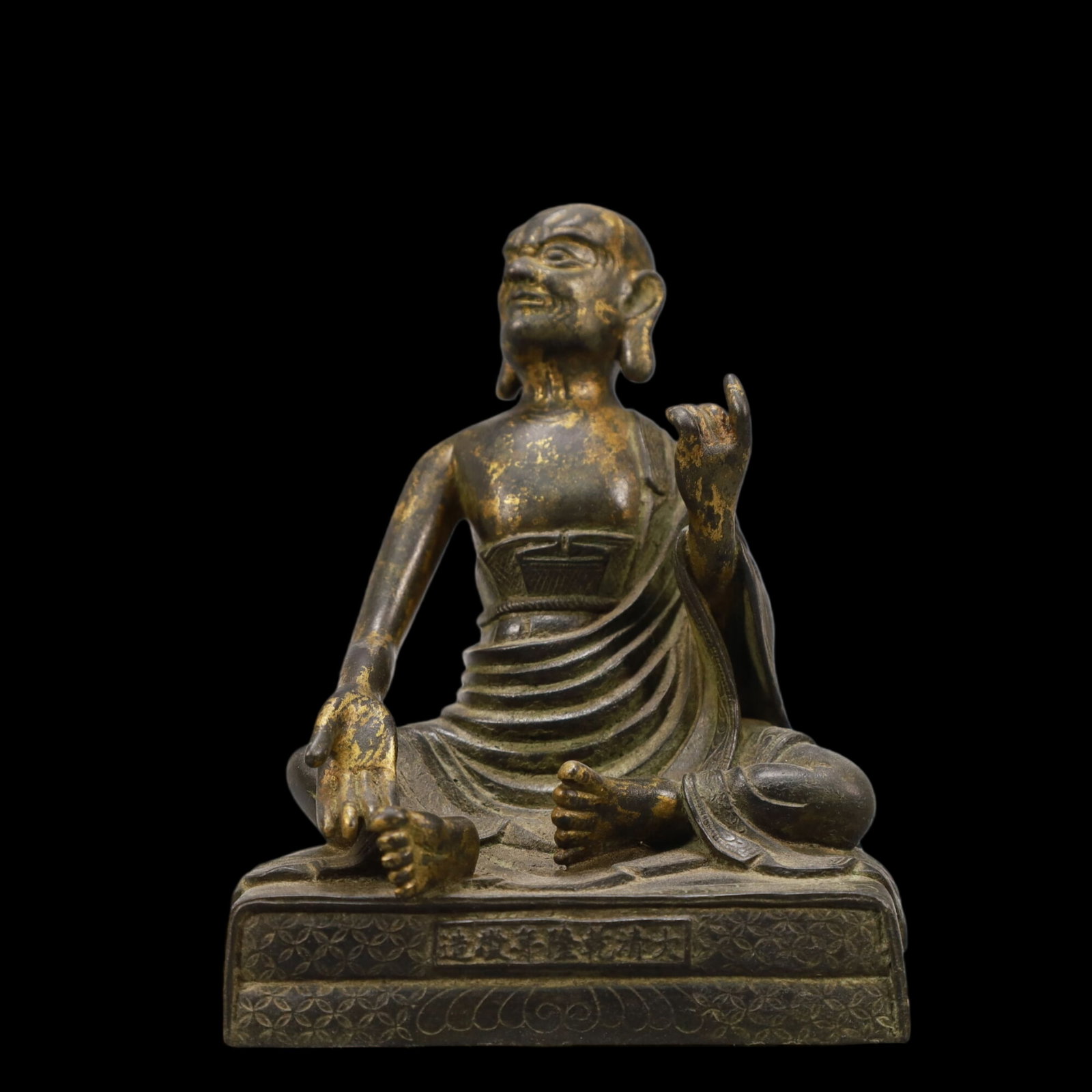 A Solemn Bronze Statue of Guru: A Solemn Bronze Statue of Guru,Qing Dynasty, China,Qianlong Seven-character Mark,Size:4.1inx2.8inx5.9in,Weight:1855g 铜上师像,中国清代,乾隆&