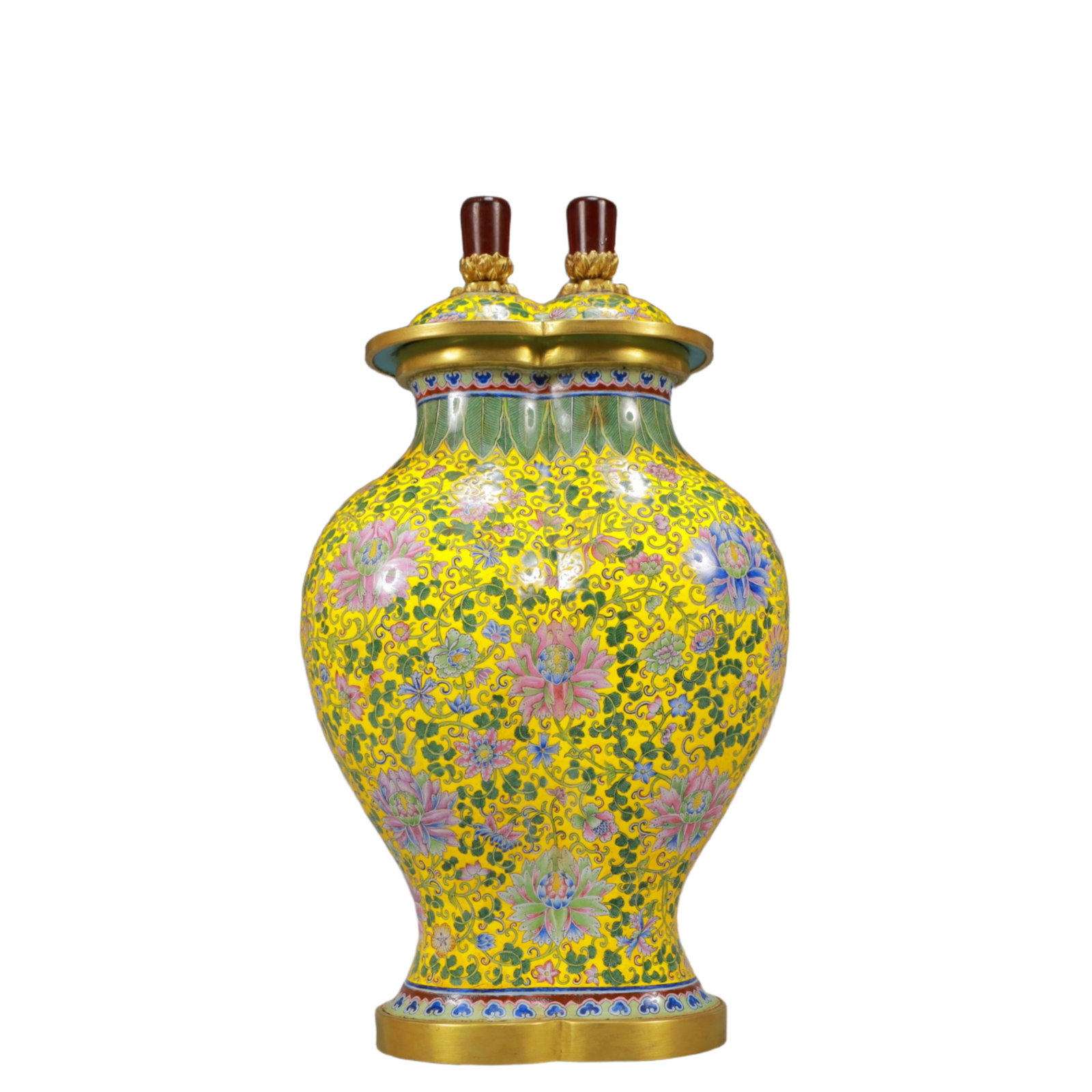An Exquisite Painted Enamel Lotus Pattern Vase: An Exquisite Painted Enamel Lotus Pattern Vase,Qing Dynasty, China,Qianlong Four-character Mark,Size:6.3inx4.3inx11in,Weight:1550g 画珐琅缠枝莲纹瓶,