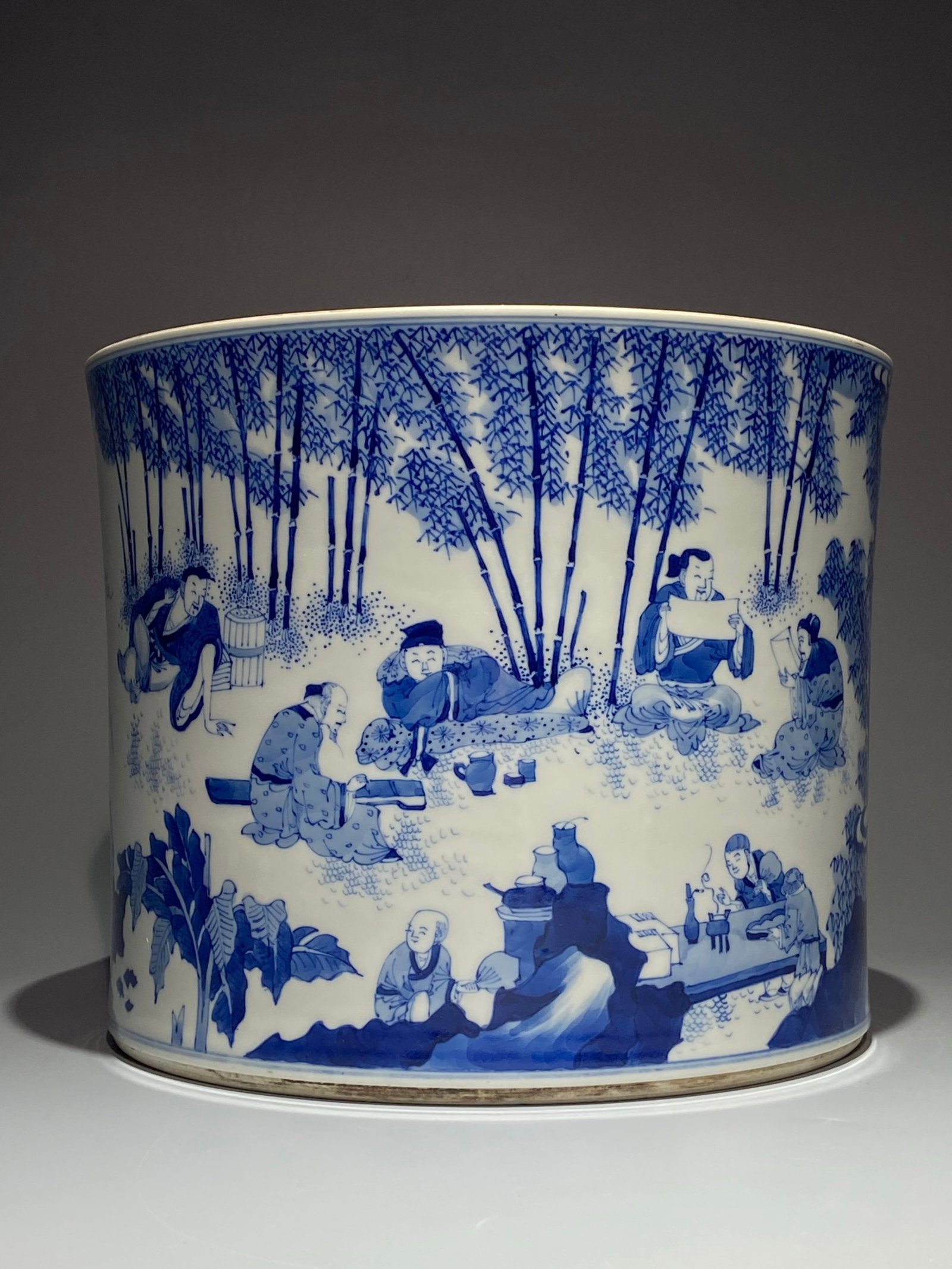 An Exquisite Blue and White Landscape and Figure Pattern Brush Pot: An Exquisite Blue and White Landscape and Figure Pattern Brush Pot,Qing Dynasty,China,Size:9.1inx11in 青花山水人物纹笔筒,中国清&