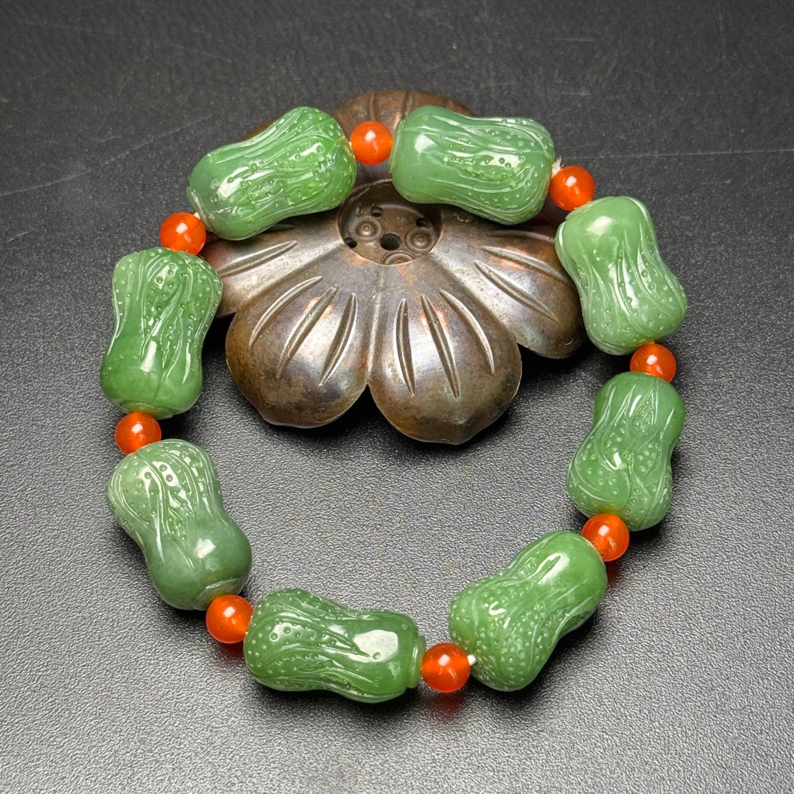 An Exquisite Jasper Cabbage-Shaped Bracelets (1 of 7)