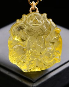 An Exquisite Crystal Nine-Tailed Fox Dragon Pattern Pendant
