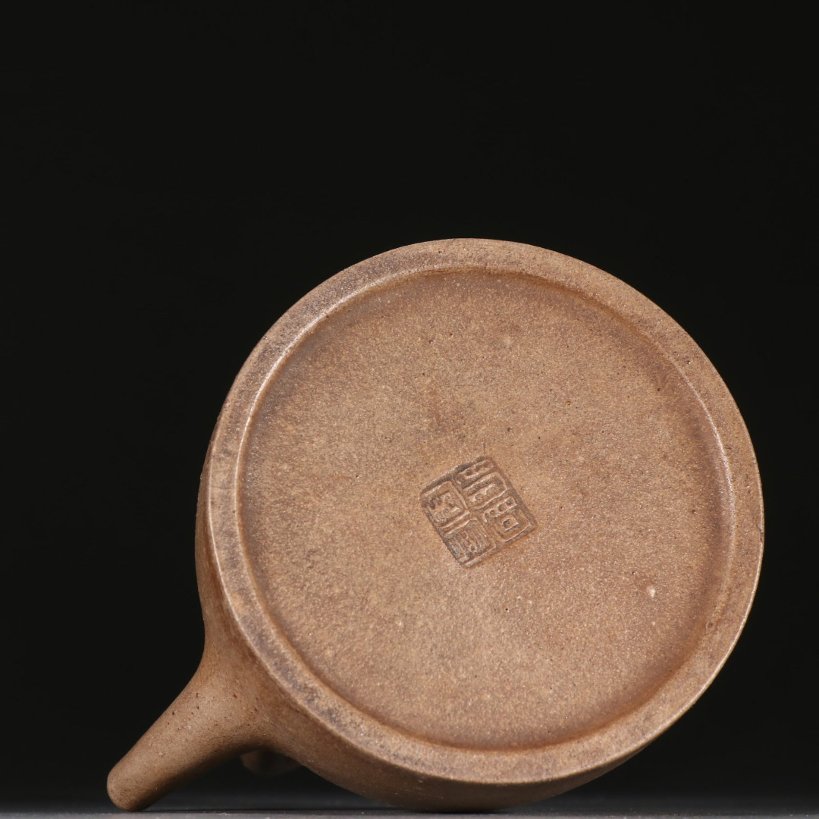 A Rare Purple Sands Hollow Auspicious Cloud Pattern Loop-Handled Pot - 9