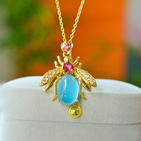 An Exquisite Pendant,Inlaid Diamond