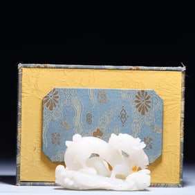 An Exquisite White Jade Dragon Ornament