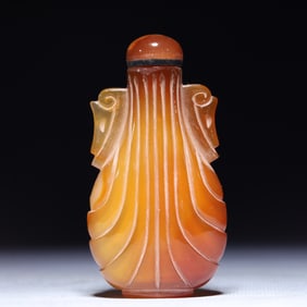 An Exquisite Agate Double-Ears Snuff Bottle