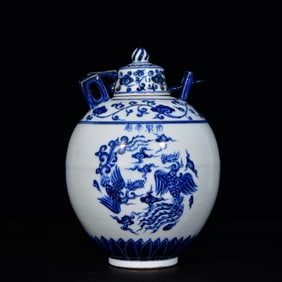 An Exquisite Blue and White Auspicious Cloud and Phoenix Pattern Cover Jar