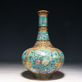 A Rare Cloisonne Flower and Butterfly Pattern Vase