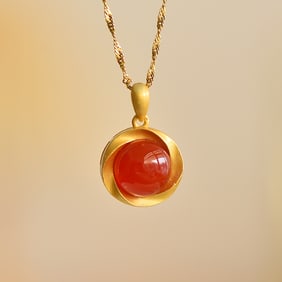 An Exquisite Sterling Silver-Gold Plated Inlaid Red Agate Necklace