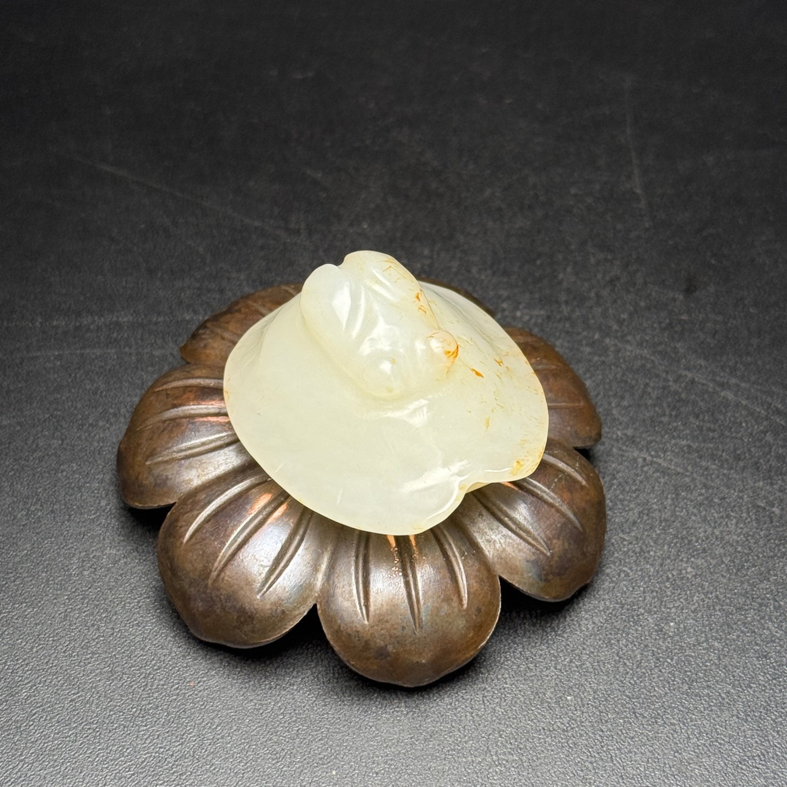 An Exquisite White Jade Cicada Pattern Turtle shell-Shaped Pendant: An Exquisite White Jade Cicada Pattern Turtle shell-Shaped Pendant,Qing Dynasty,China,Size:36mmx40mmx25mm,Weight:37g 白玉蝉纹龟壳形挂件,中&#