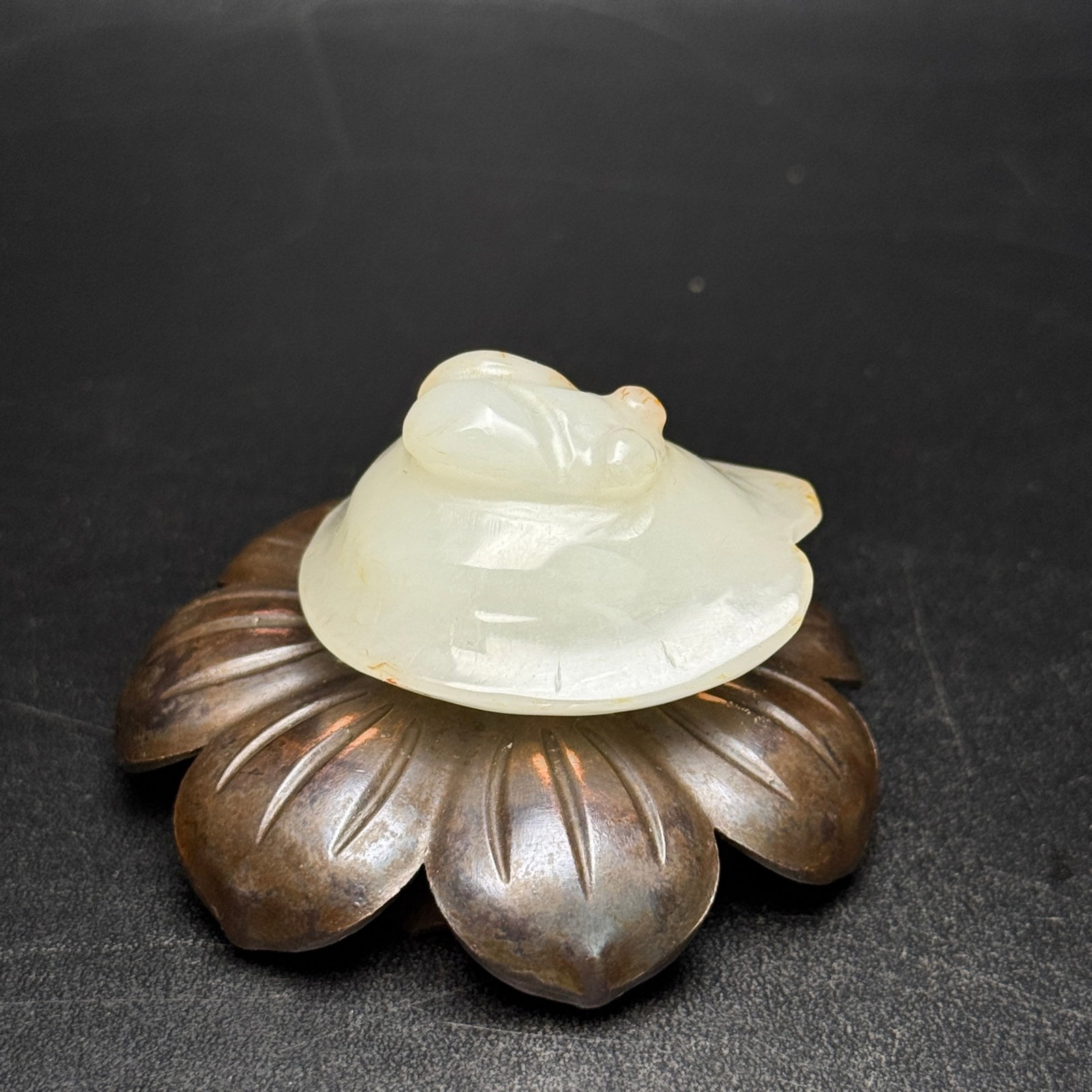 An Exquisite White Jade Cicada Pattern Turtle shell-Shaped Pendant - 2