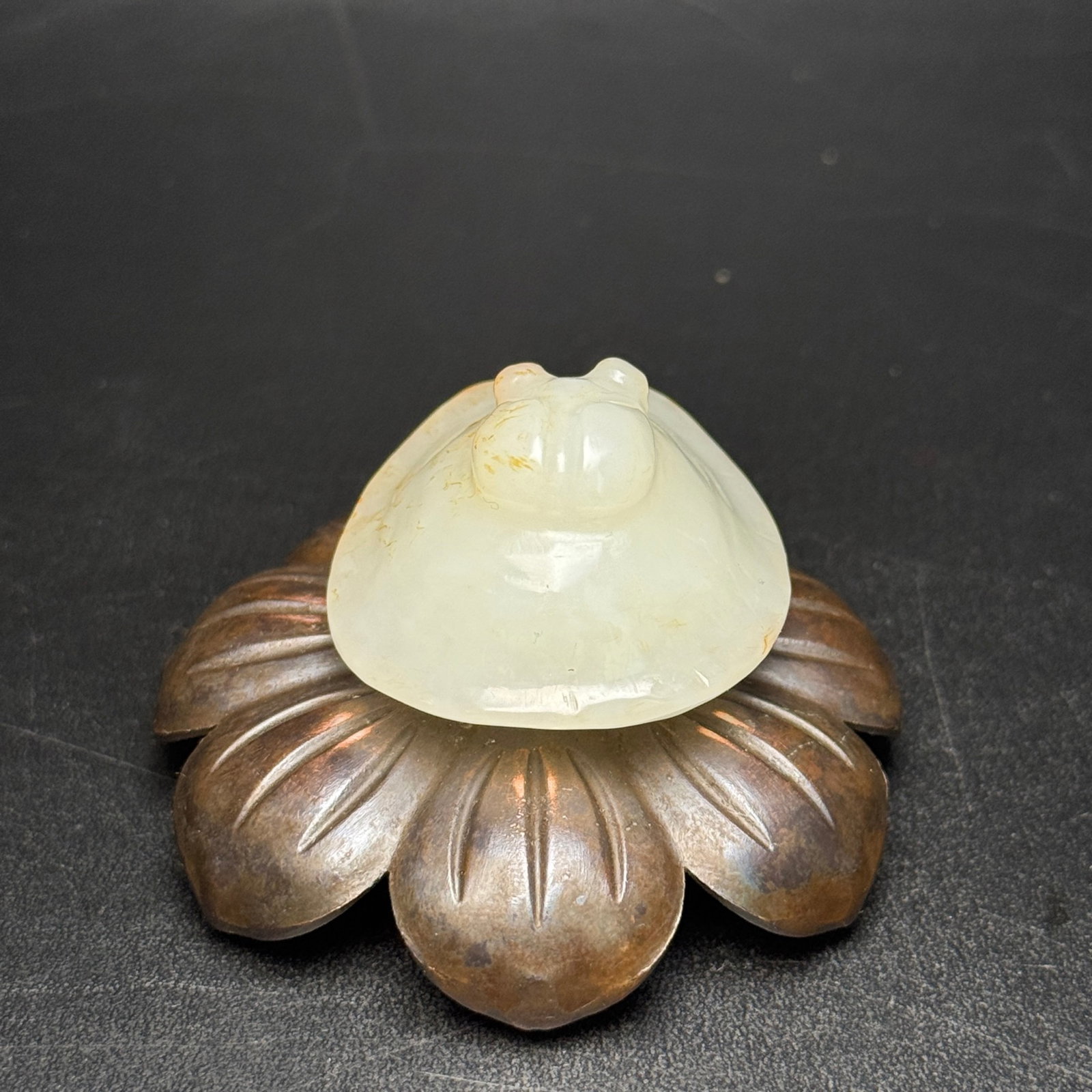 An Exquisite White Jade Cicada Pattern Turtle shell-Shaped Pendant - 5