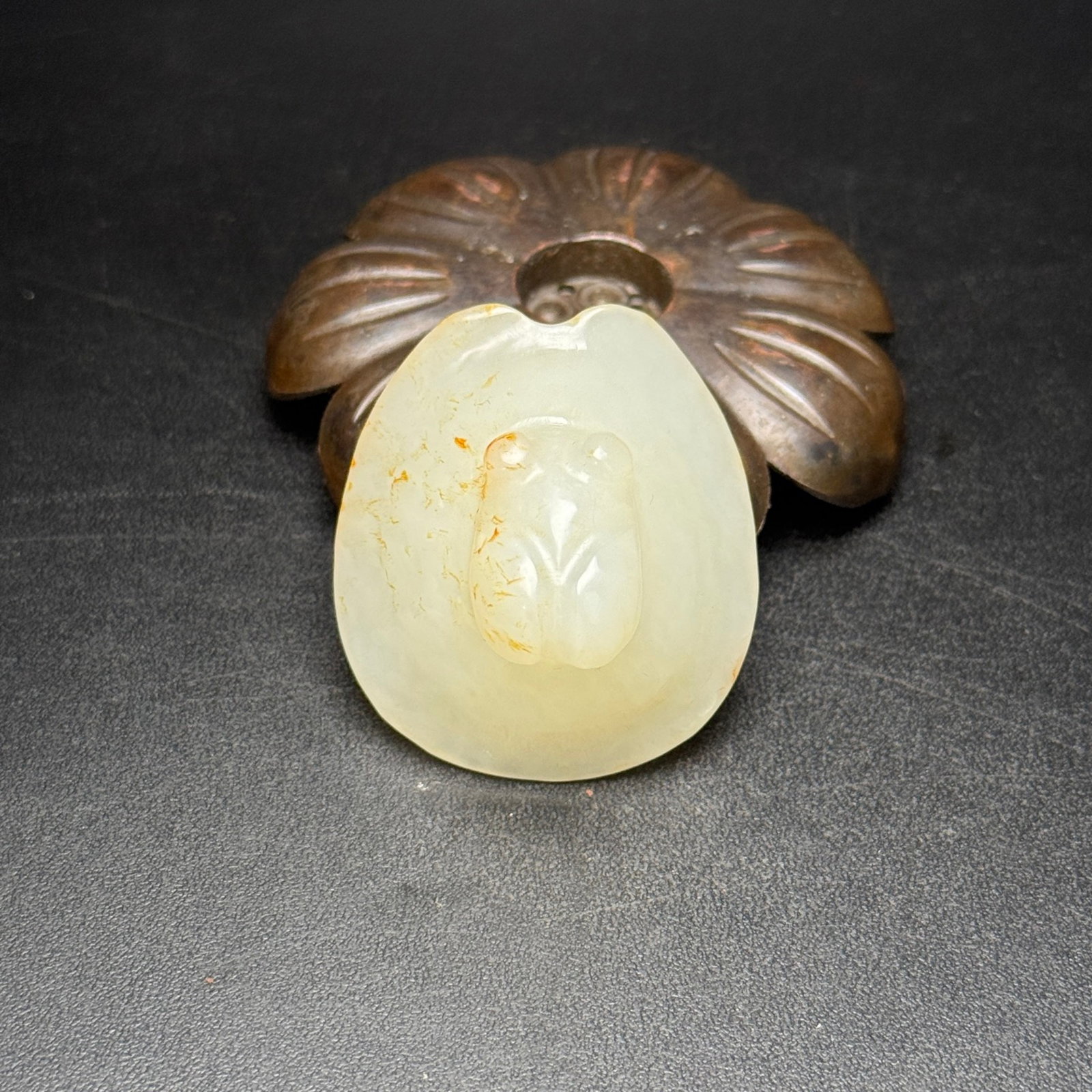 An Exquisite White Jade Cicada Pattern Turtle shell-Shaped Pendant - 6