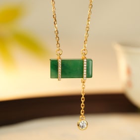An Exquisite Sterling Silver-Gold Plated Inlaid Jadeite Pendant,Inlaid Diamond